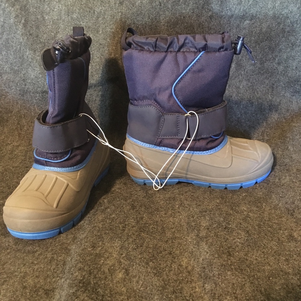 NWOT cat and jack snow boots
